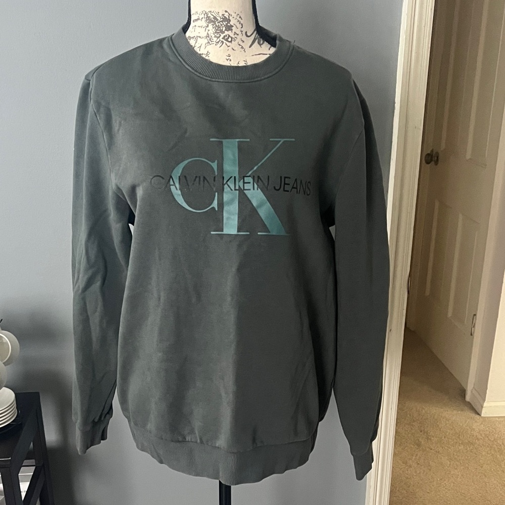 Calvin Klein Women’s Dark Greenish GrayCrewneck Sweatshirt Small